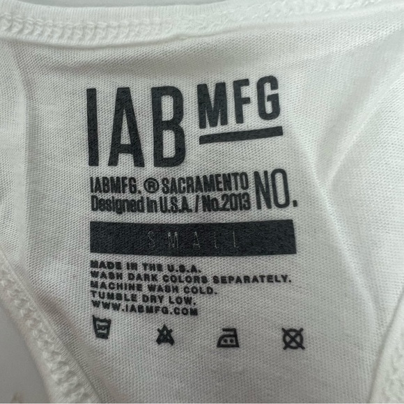 I AM BECOMING Women’s Activewear Cycling Tank Tops Small Bundle/2 White Graphic - Picture 5 of 11